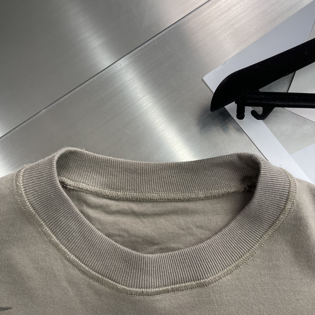 Stone Island 2026ss系列休闲卫衣码数：M-5XL 微阔版型重磅强捻双纱，拥有粗犷的纱结