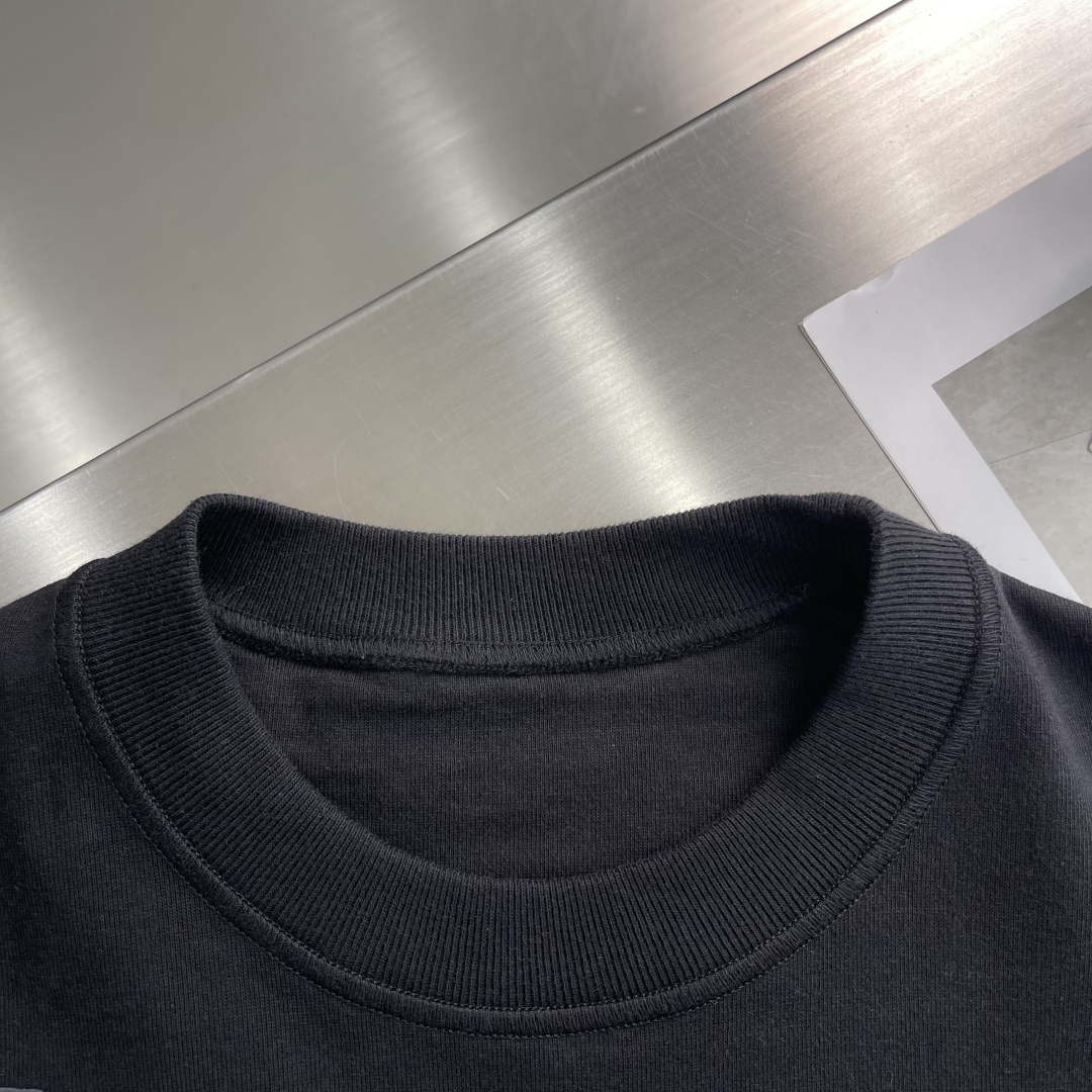 Stone Island 2026ss系列休闲卫衣码数：M-5XL 微阔版型重磅强捻双纱，拥有粗犷的纱结