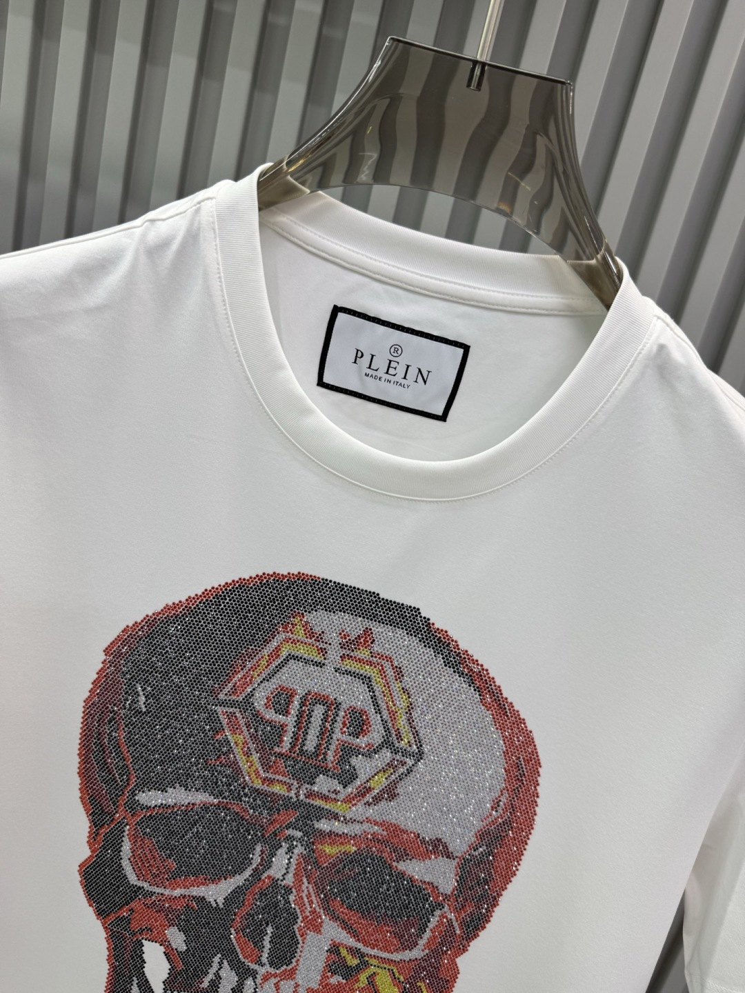 PhiliPP Plein 2026春夏新品施华洛世奇水钻镶嵌骷髅短袖T恤，设计风格极具辨识度，主打潮流