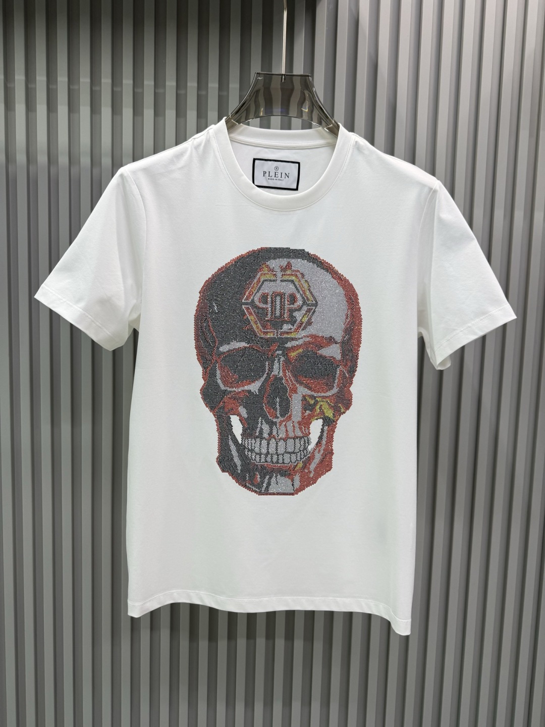 PhiliPP Plein 2026春夏新品施华洛世奇水钻镶嵌骷髅短袖T恤，设计风格极具辨识度，主打潮流