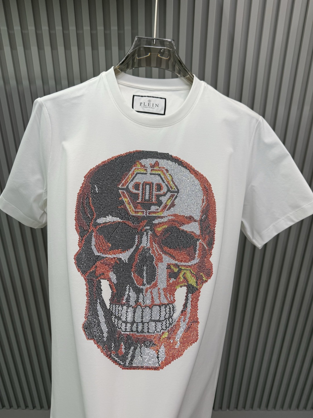 PhiliPP Plein 2026春夏新品施华洛世奇水钻镶嵌骷髅短袖T恤，设计风格极具辨识度，主打潮流