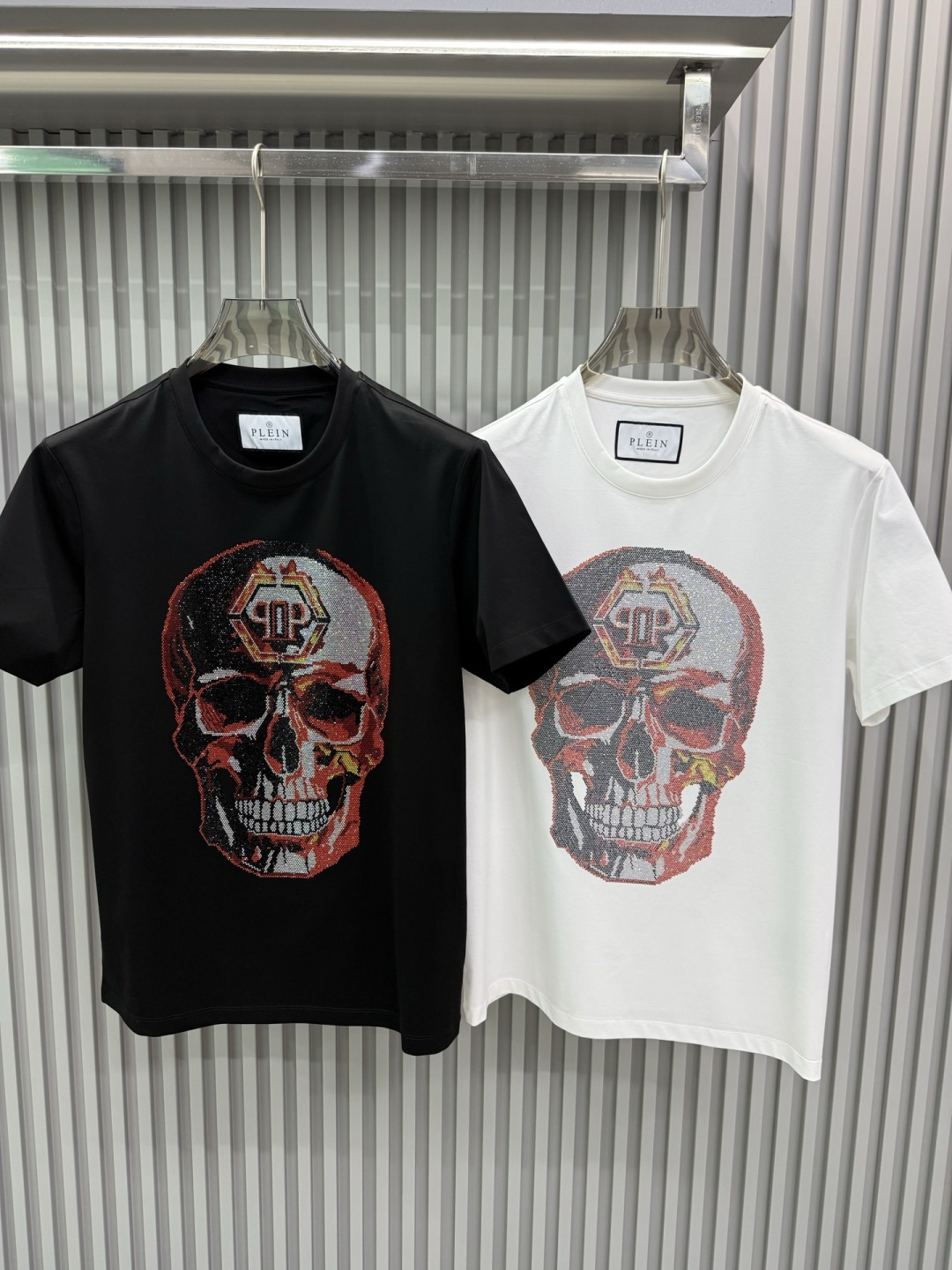 PhiliPP Plein 2026春夏新品施华洛世奇水钻镶嵌骷髅短袖T恤，设计风格极具辨识度，主打潮流