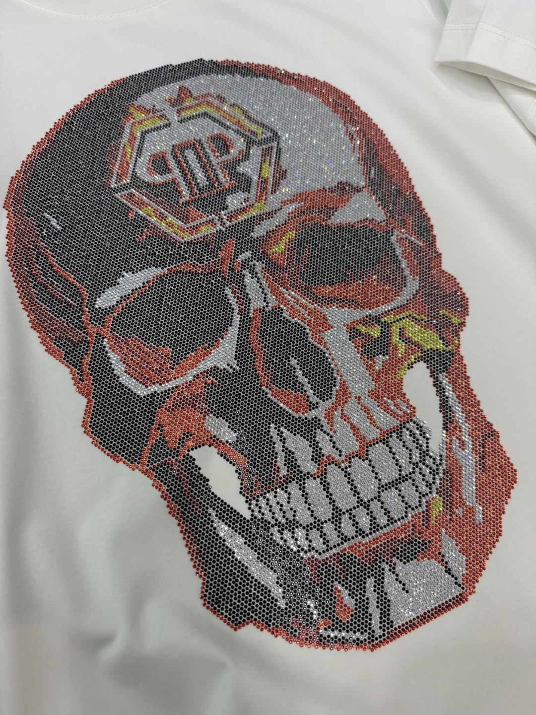 PhiliPP Plein 2026春夏新品施华洛世奇水钻镶嵌骷髅短袖T恤，设计风格极具辨识度，主打潮流