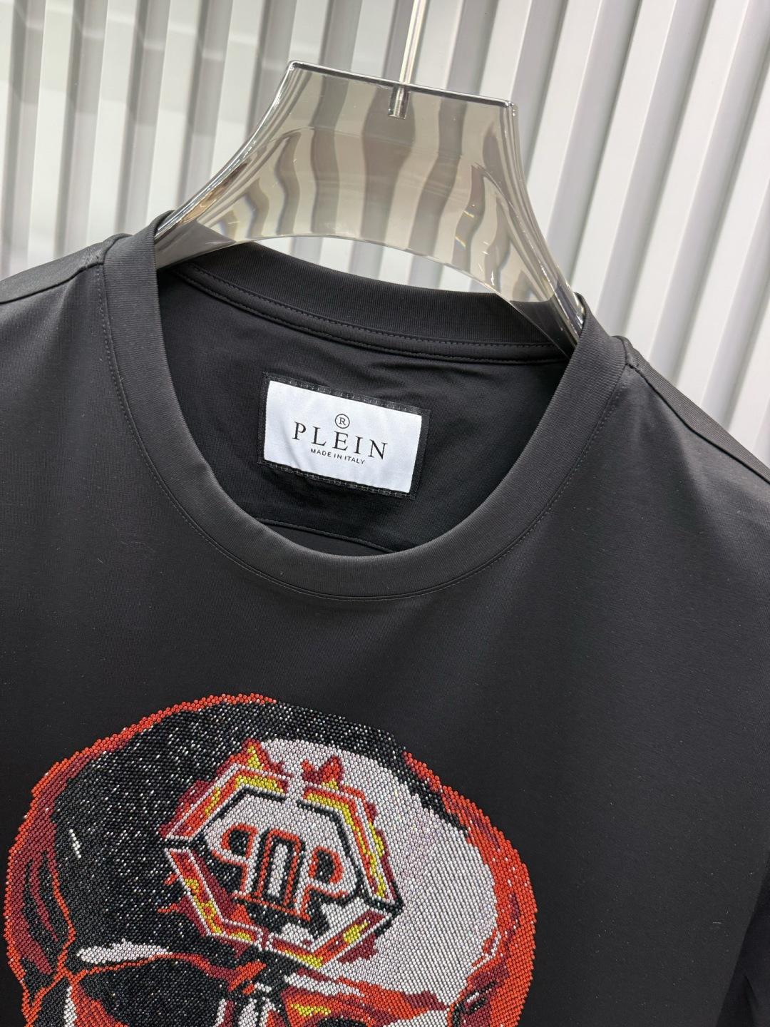 PhiliPP Plein 2026春夏新品施华洛世奇水钻镶嵌骷髅短袖T恤，设计风格极具辨识度，主打潮流