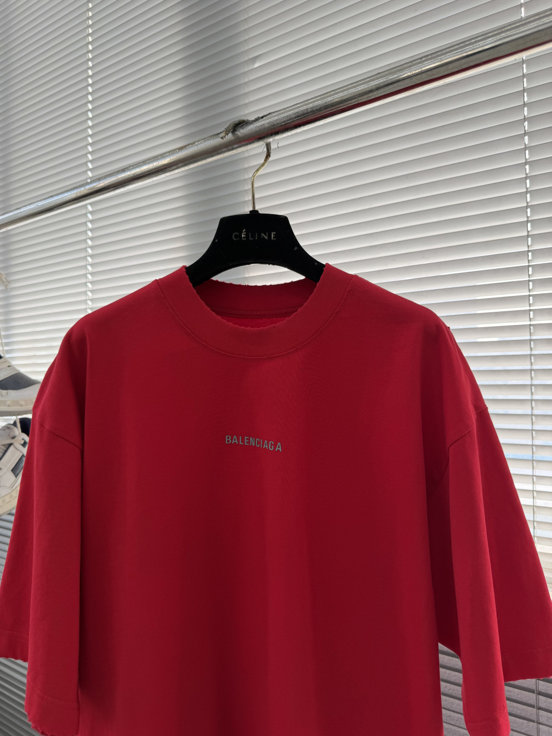 (高版本）BALENCIAG 26春夏新品宽松版型短袖T恤，采用定制340g高克重棉面料，非常有质感，胸