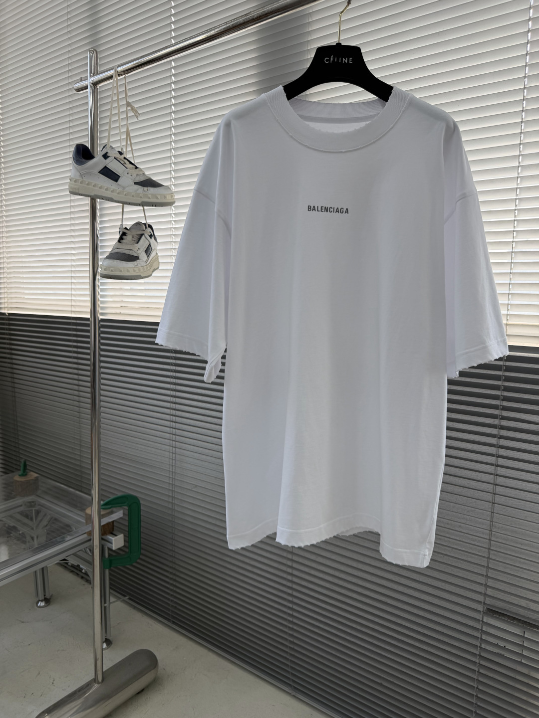 (高版本）BALENCIAG 26春夏新品宽松版型短袖T恤，采用定制340g高克重棉面料，非常有质感，胸