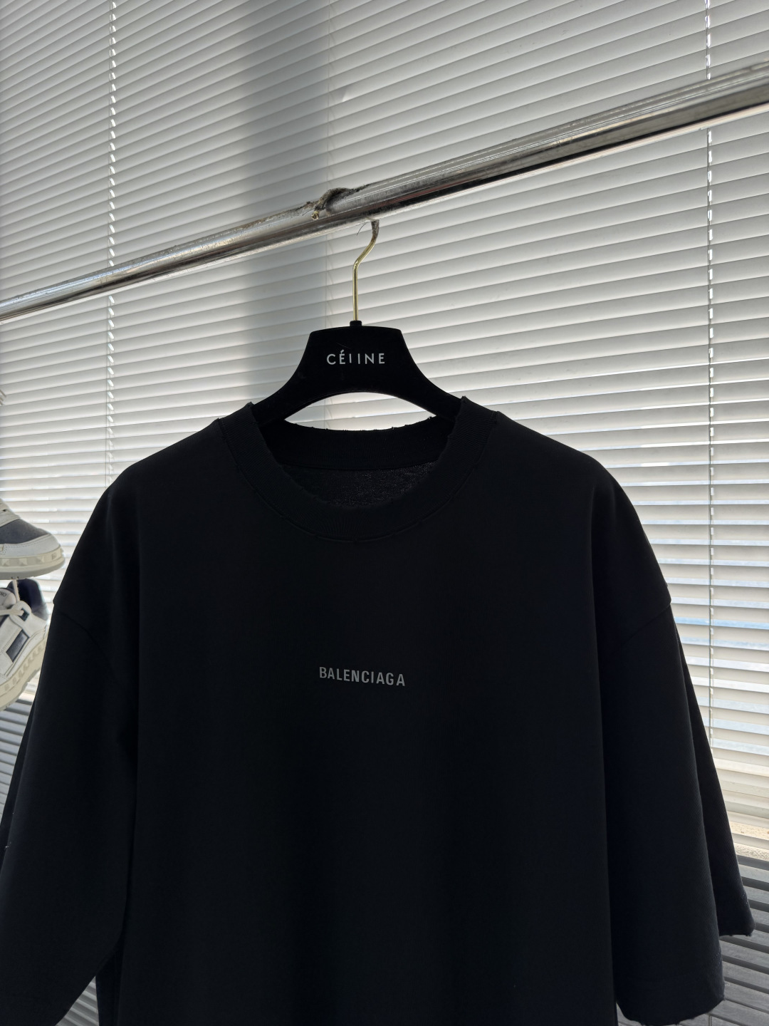 (高版本）BALENCIAG 26春夏新品宽松版型短袖T恤，采用定制340g高克重棉面料，非常有质感，胸