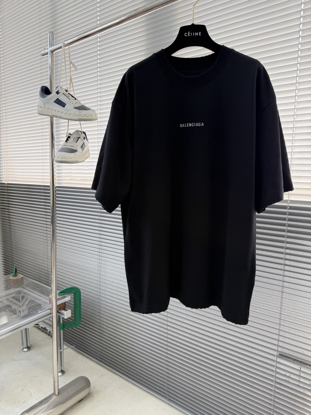 (高版本）BALENCIAG 26春夏新品宽松版型短袖T恤，采用定制340g高克重棉面料，非常有质感，胸