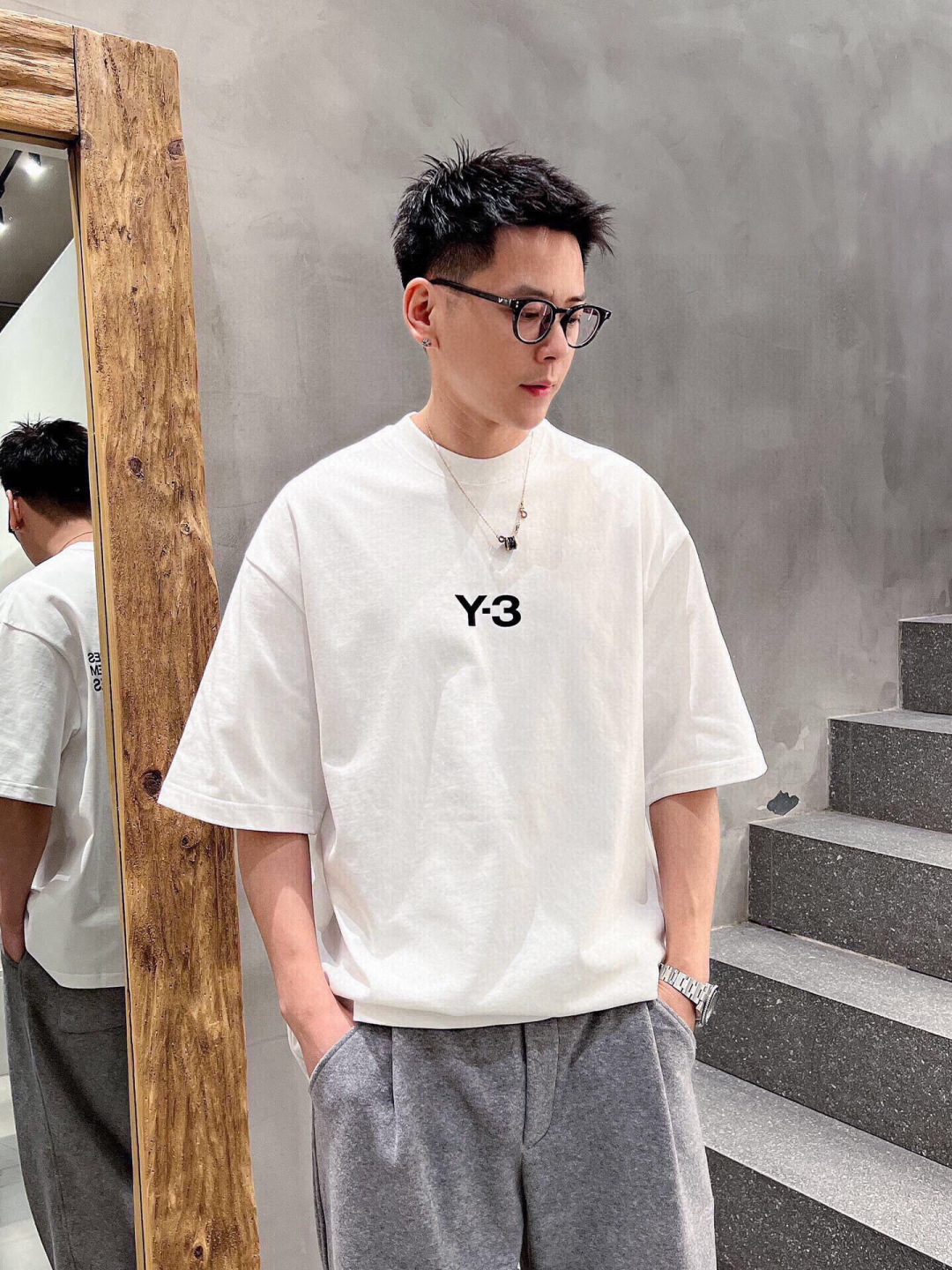 新款🌟Y-3，采用进口棉材质制作而成，柔软的面料触感，贴身穿着亲肤舒适，经典植绒压胶Y-3字母图案设计，