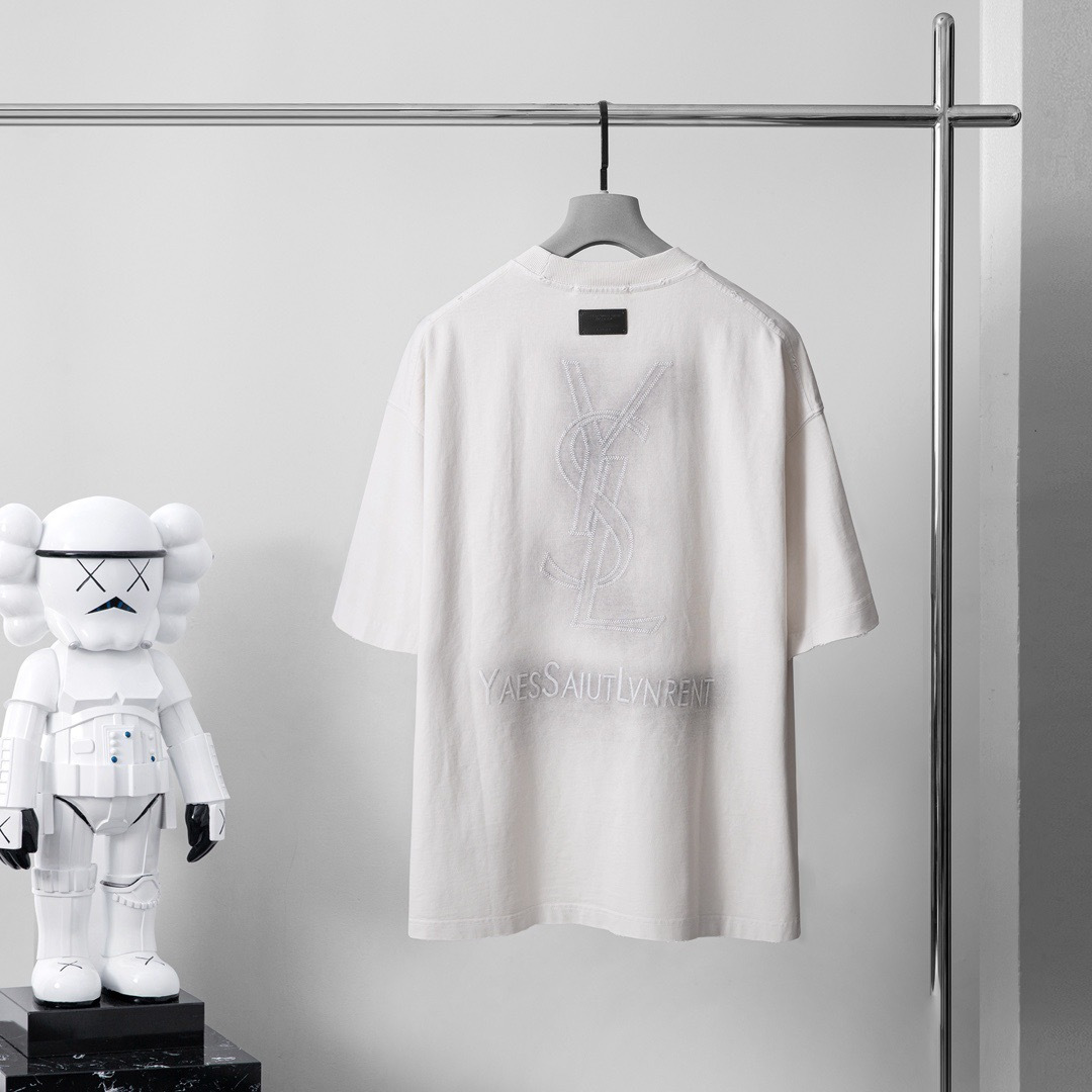 品牌：YSL季度：2026春夏颜色：黑色 冷卡其尺码：S-XXL版型：宽松版 短袖T重量：390克 成分