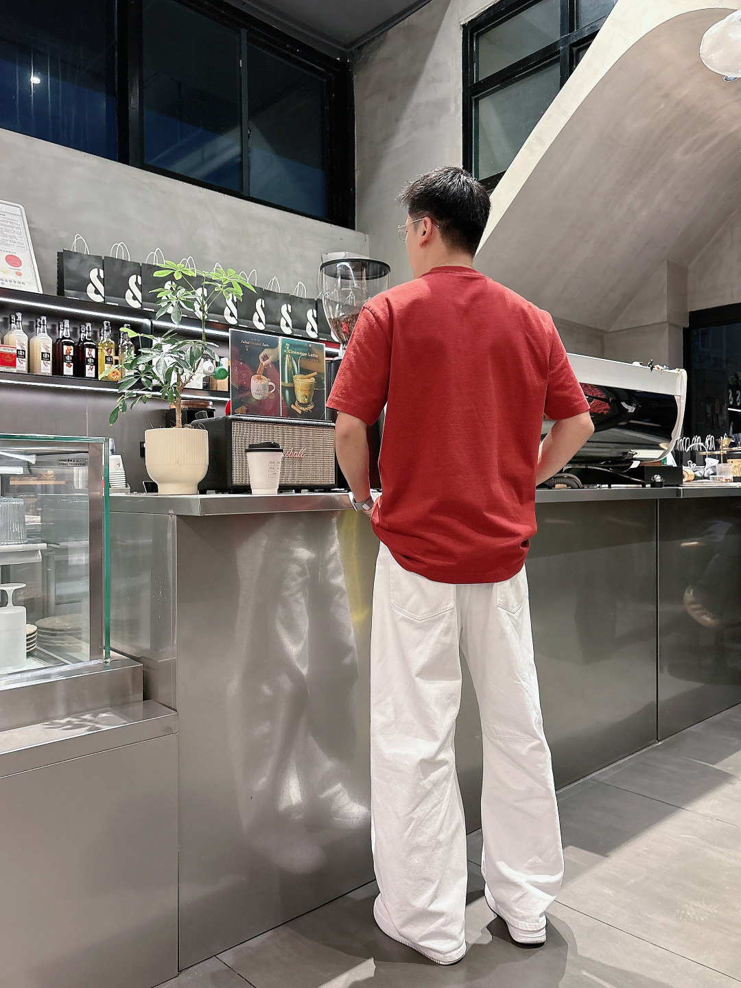 2026 春夏新品 巴宝莉短袖颜色： 黑色 白色 红色码数：M-5XL