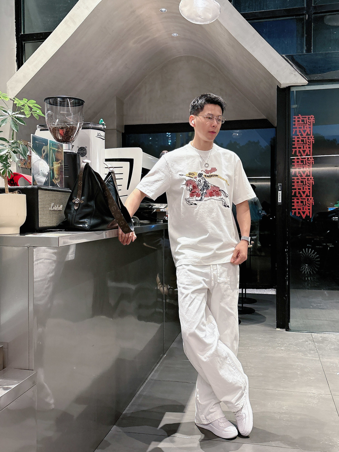 2026 春夏新品 巴宝莉短袖颜色： 黑色 白色 红色码数：M-5XL