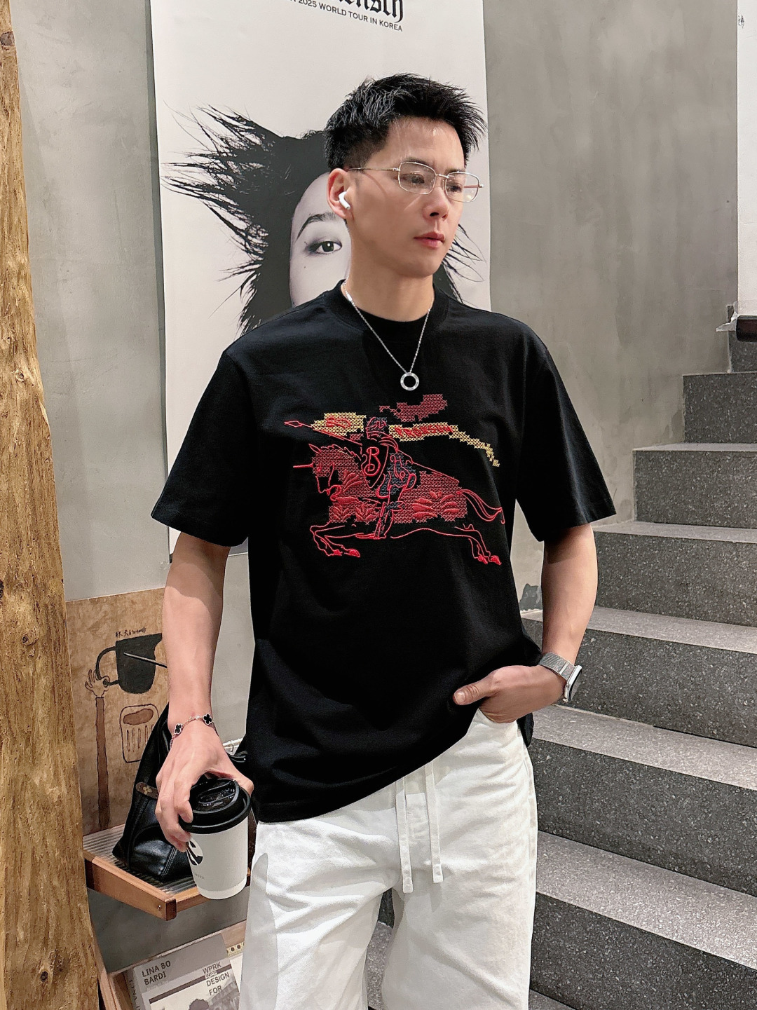 2026 春夏新品 巴宝莉短袖颜色： 黑色 白色 红色码数：M-5XL