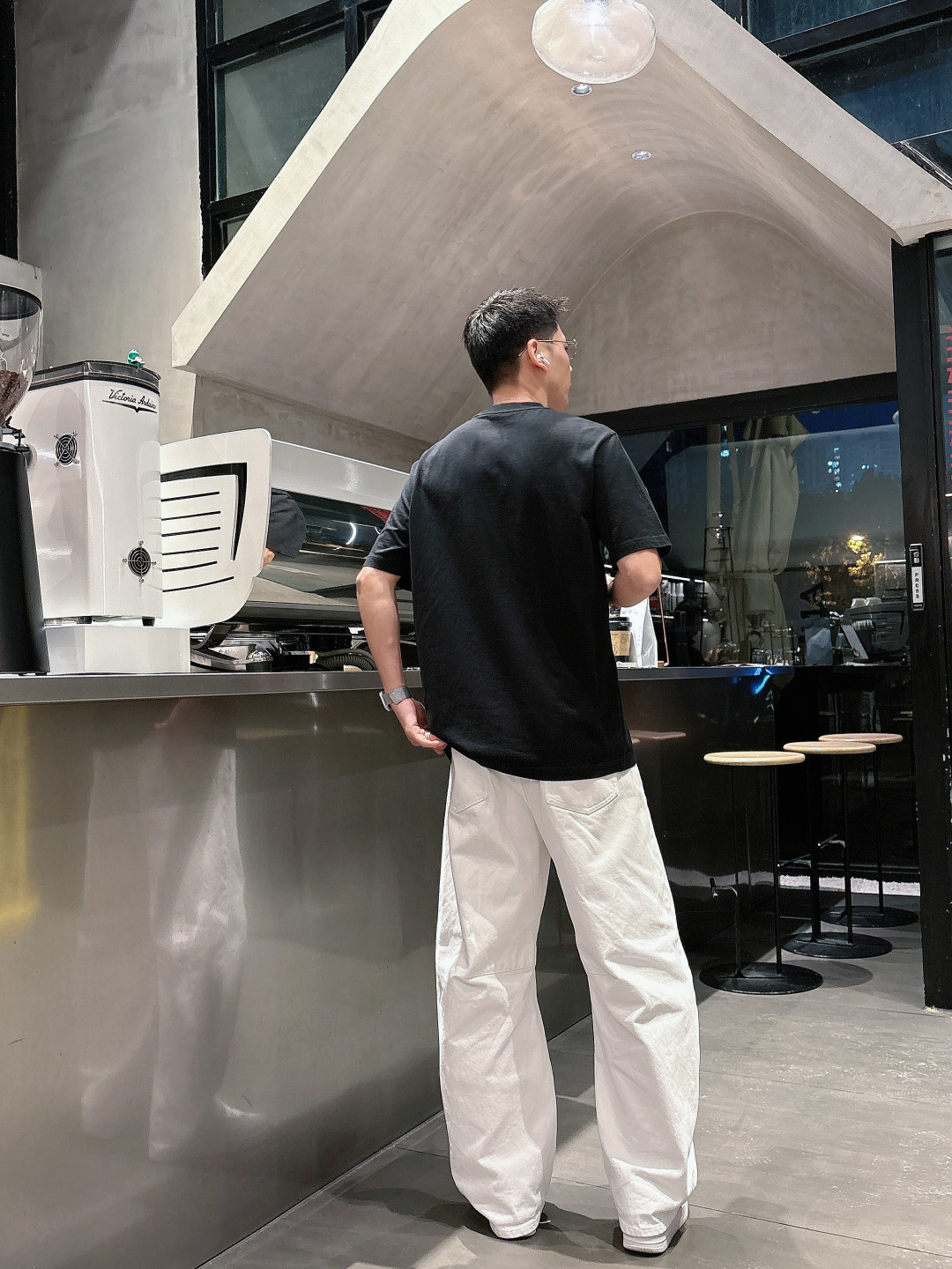 2026 春夏新品 巴宝莉短袖颜色： 黑色 白色 红色码数：M-5XL