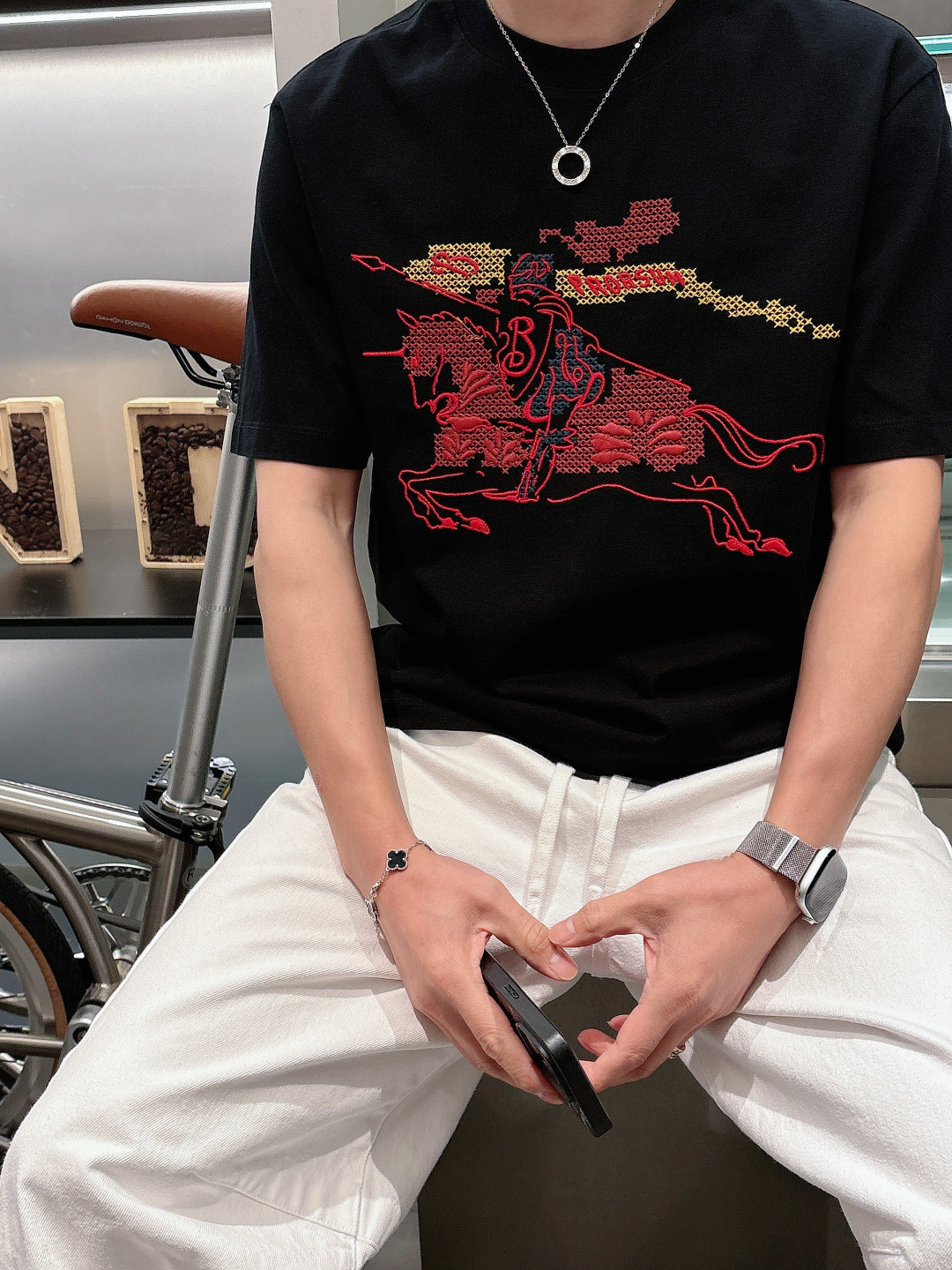 2026 春夏新品 巴宝莉短袖颜色： 黑色 白色 红色码数：M-5XL