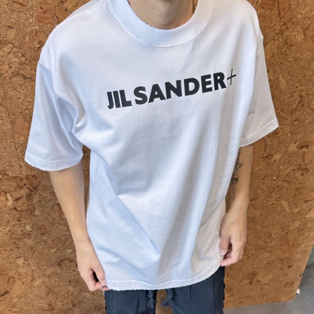 JIL🌟2026新款春季短袖🆕采用纯棉面料，手感细腻，搭配印花logo品牌标识，超级时尚洋气！码数：XS
