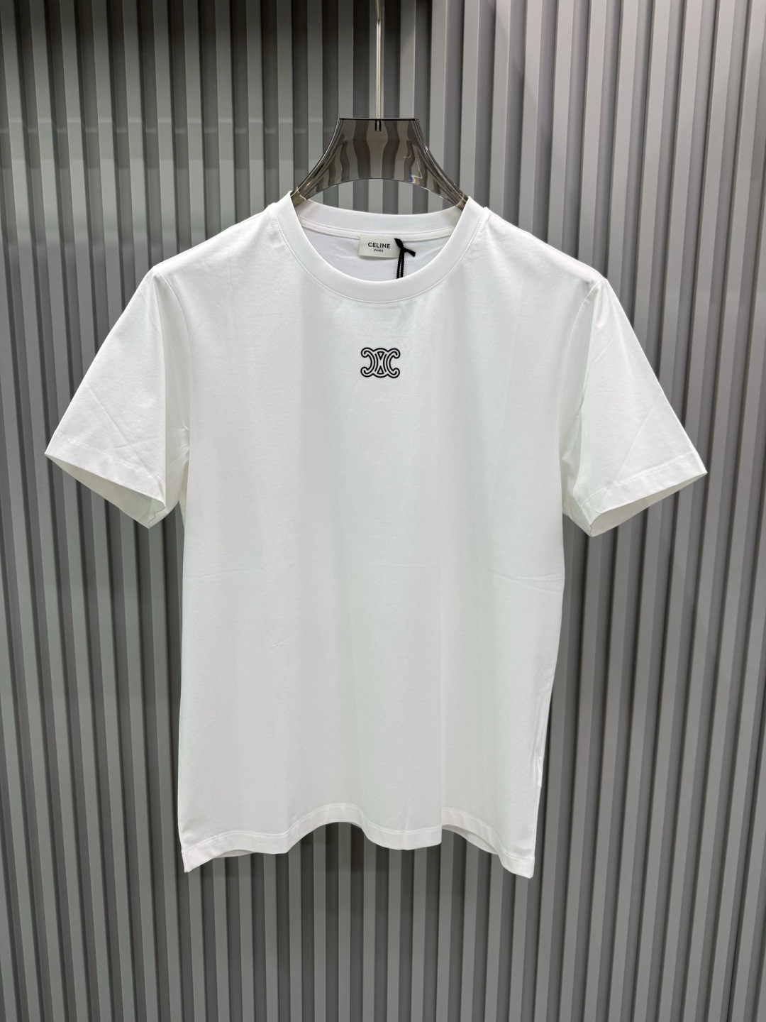 CELINE 2026早春系列经典款标识Logo立体印花短袖T恤；定制100支双股丝光长绒棉面料，设计简