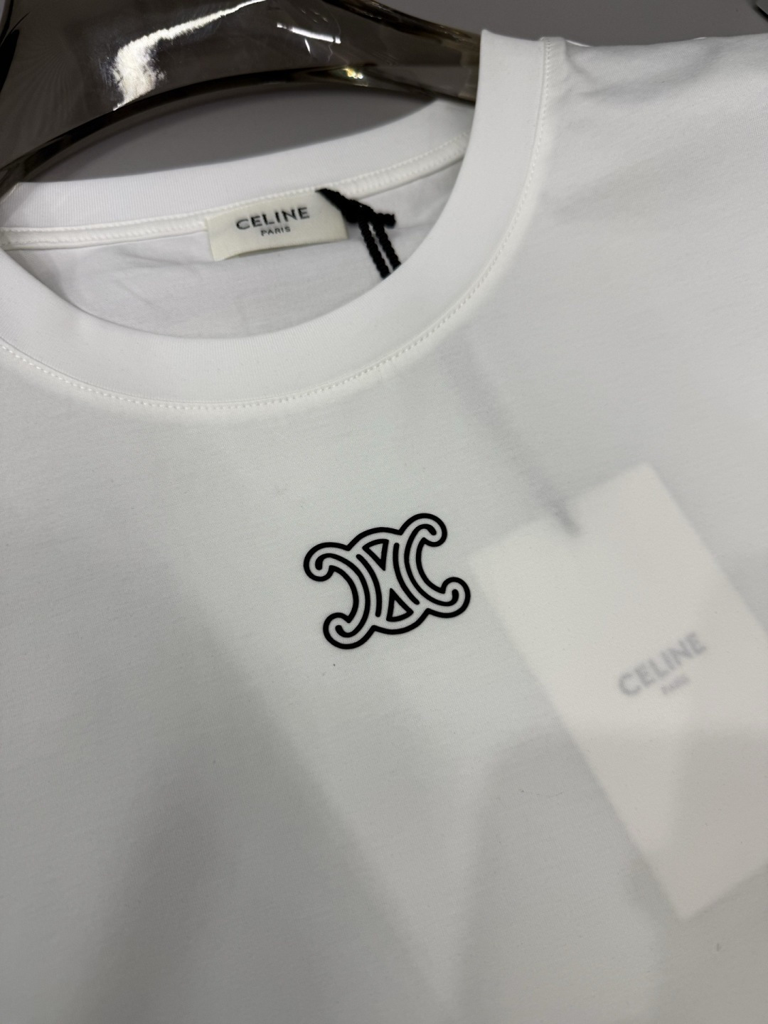 CELINE 2026早春系列经典款标识Logo立体印花短袖T恤；定制100支双股丝光长绒棉面料，设计简