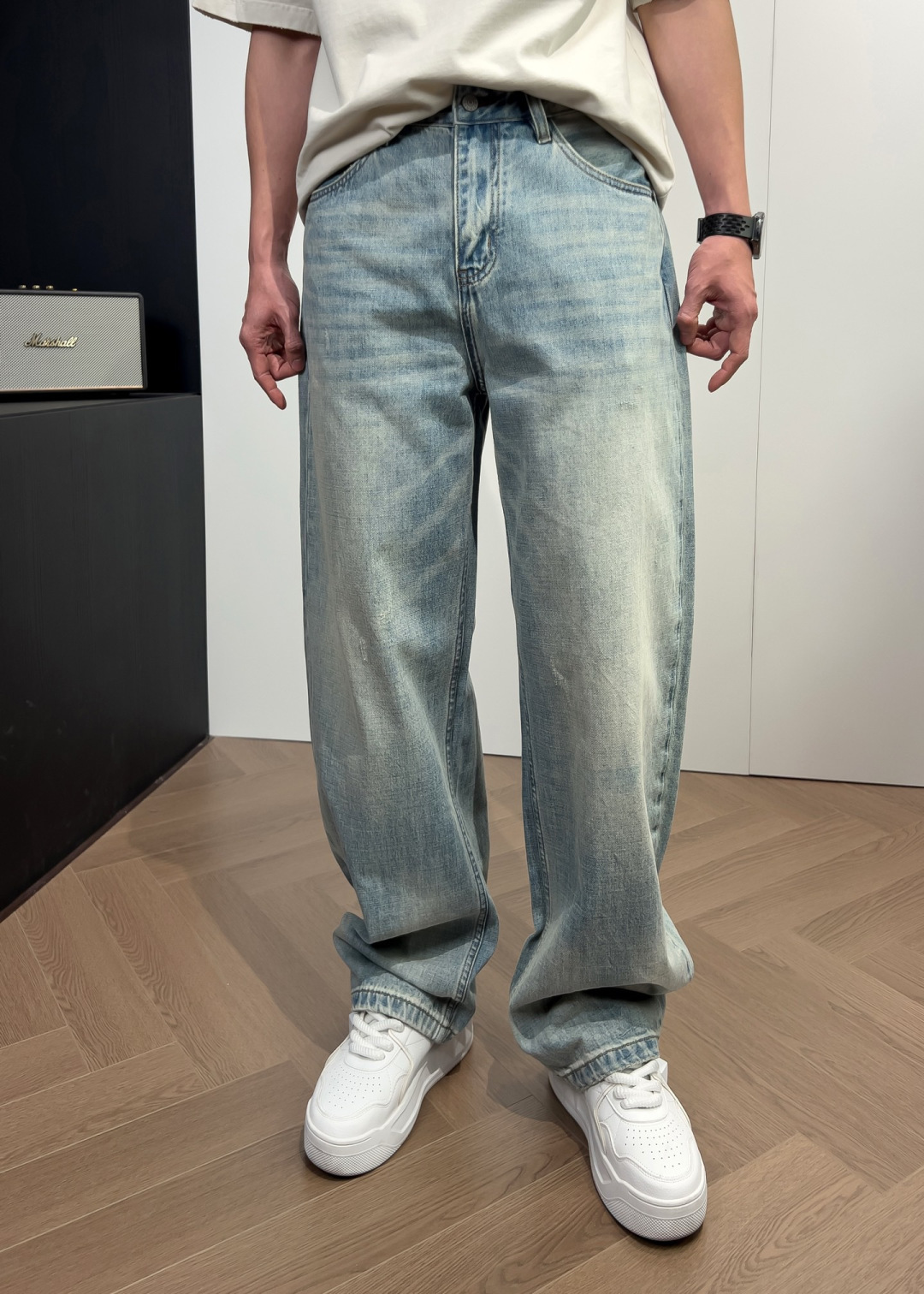 品牌：ACNE季度：2026春夏颜色：蓝色尺码：S-XL 版型：弯刀裤 牛仔裤重量：10.8安成分：95
