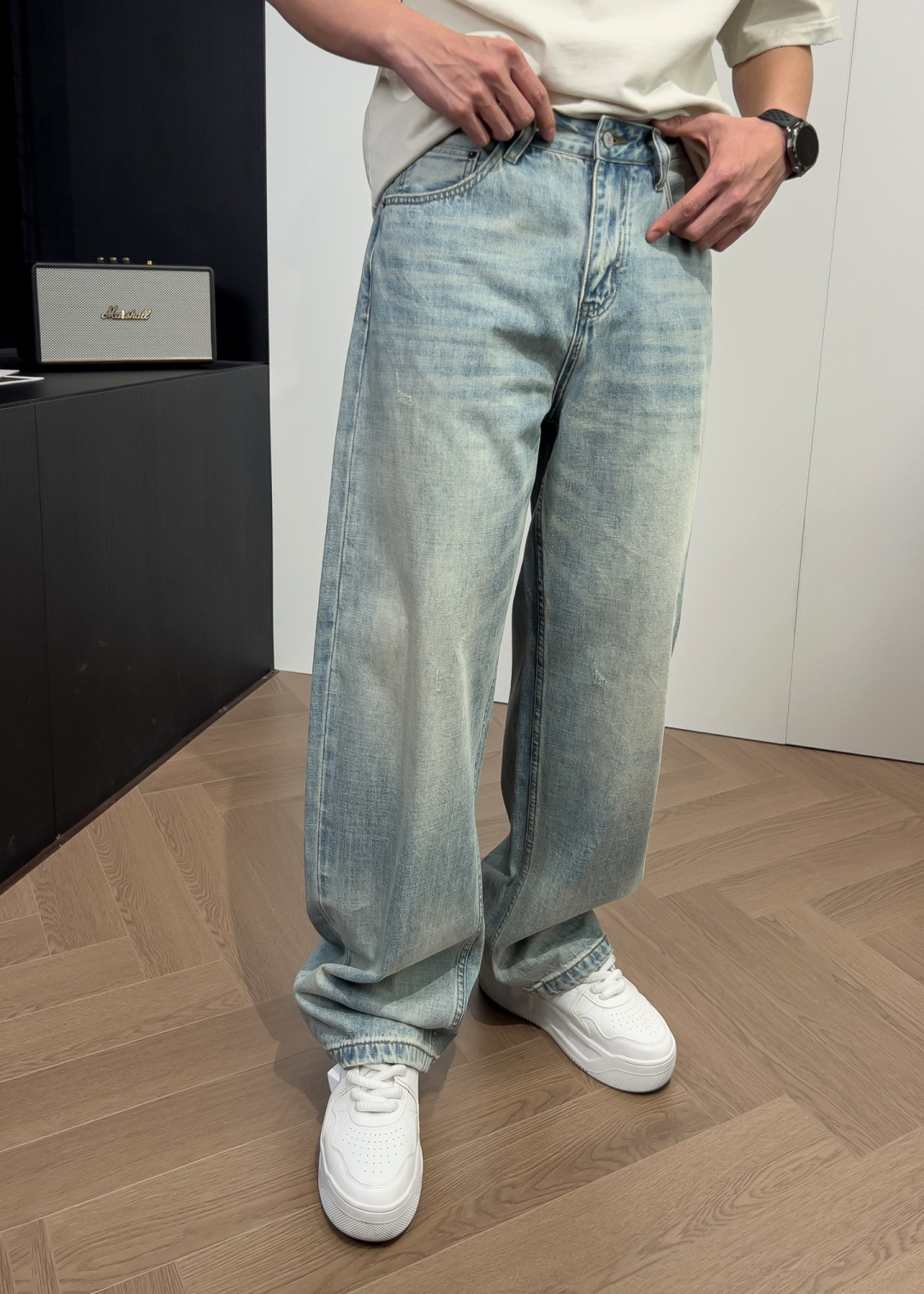 品牌：ACNE季度：2026春夏颜色：蓝色尺码：S-XL 版型：弯刀裤 牛仔裤重量：10.8安成分：95