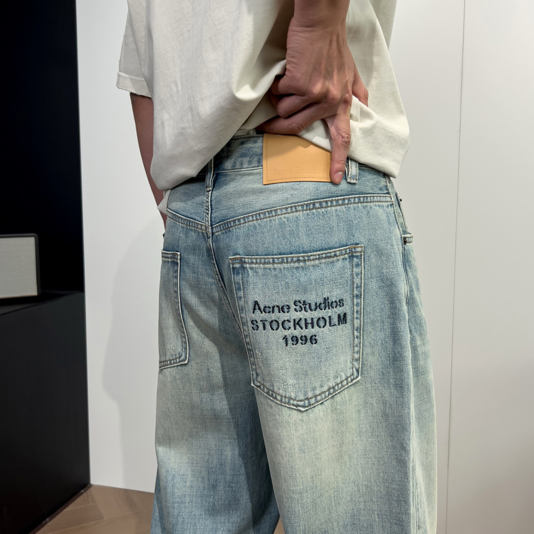 品牌：ACNE季度：2026春夏颜色：蓝色尺码：S-XL 版型：弯刀裤 牛仔裤重量：10.8安成分：95