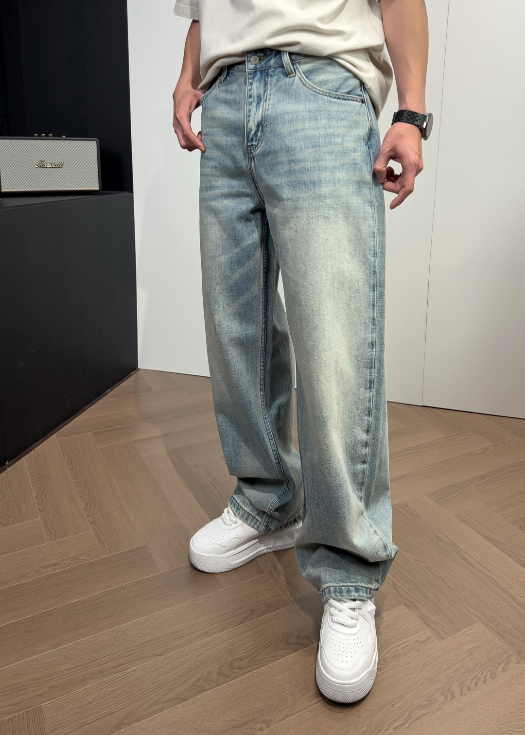 品牌：ACNE季度：2026春夏颜色：蓝色尺码：S-XL 版型：弯刀裤 牛仔裤重量：10.8安成分：95