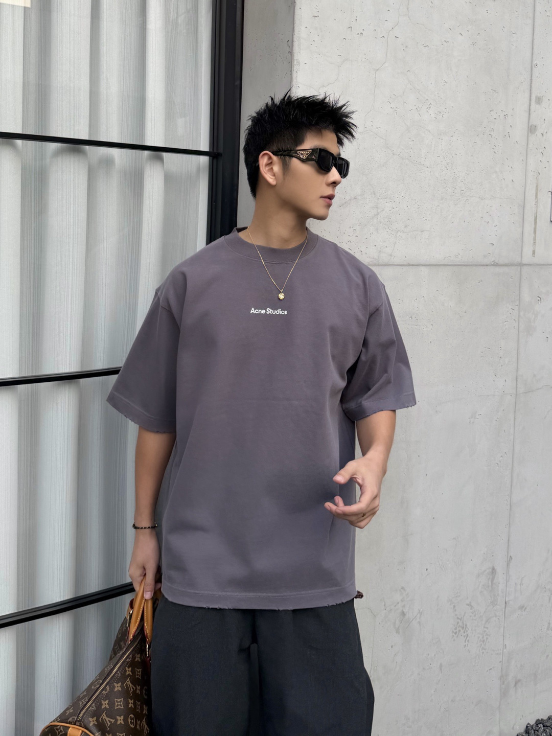 新款春季重磅T恤🆕颜色：黑，白，紫码数：XS-XL款号：52132