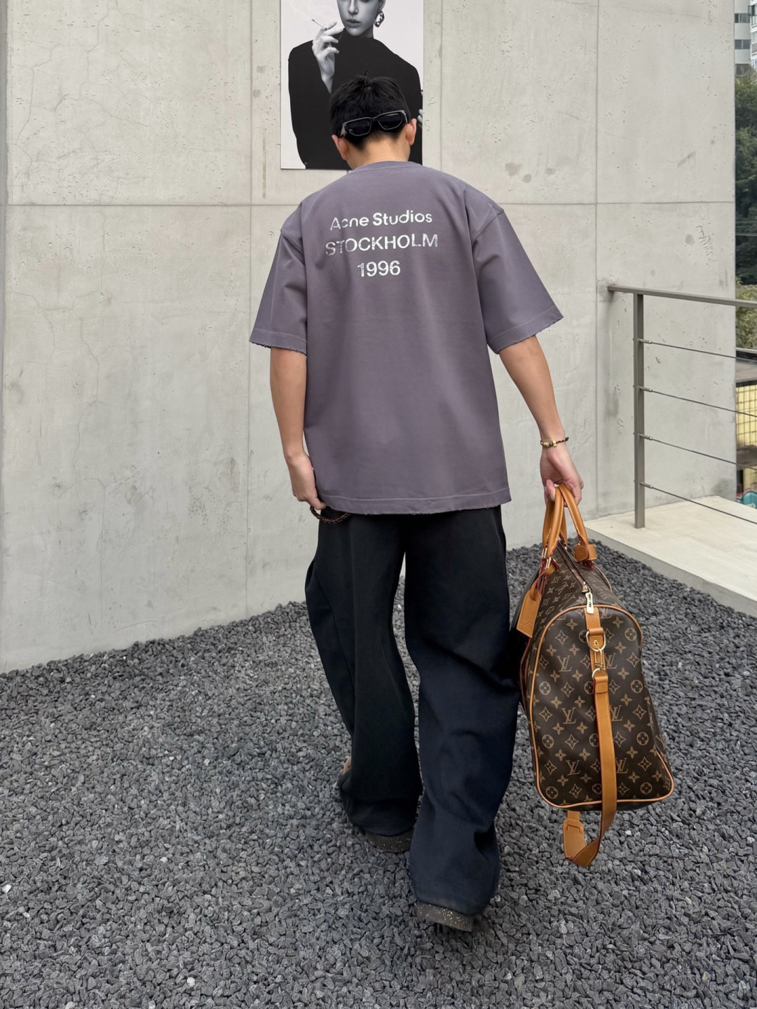 新款春季重磅T恤🆕颜色：黑，白，紫码数：XS-XL款号：52132