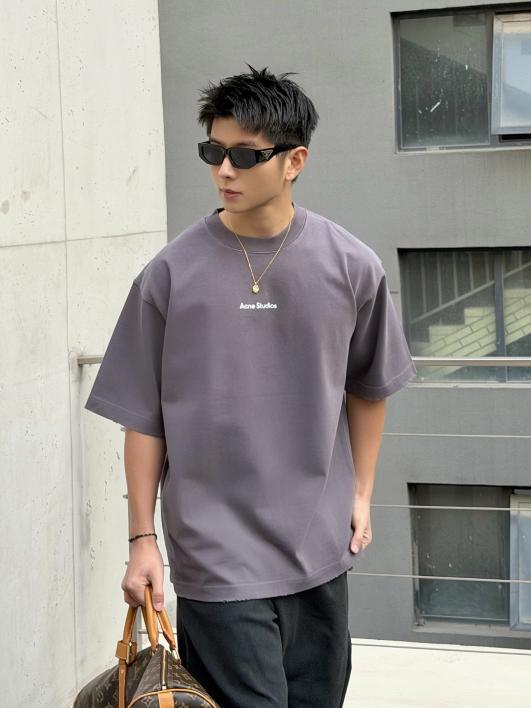新款春季重磅T恤🆕颜色：黑，白，紫码数：XS-XL款号：52132