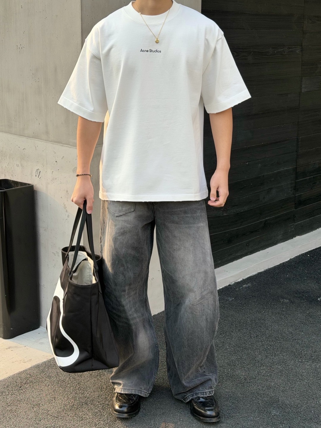 新款春季重磅T恤🆕颜色：黑，白，紫码数：XS-XL款号：52132