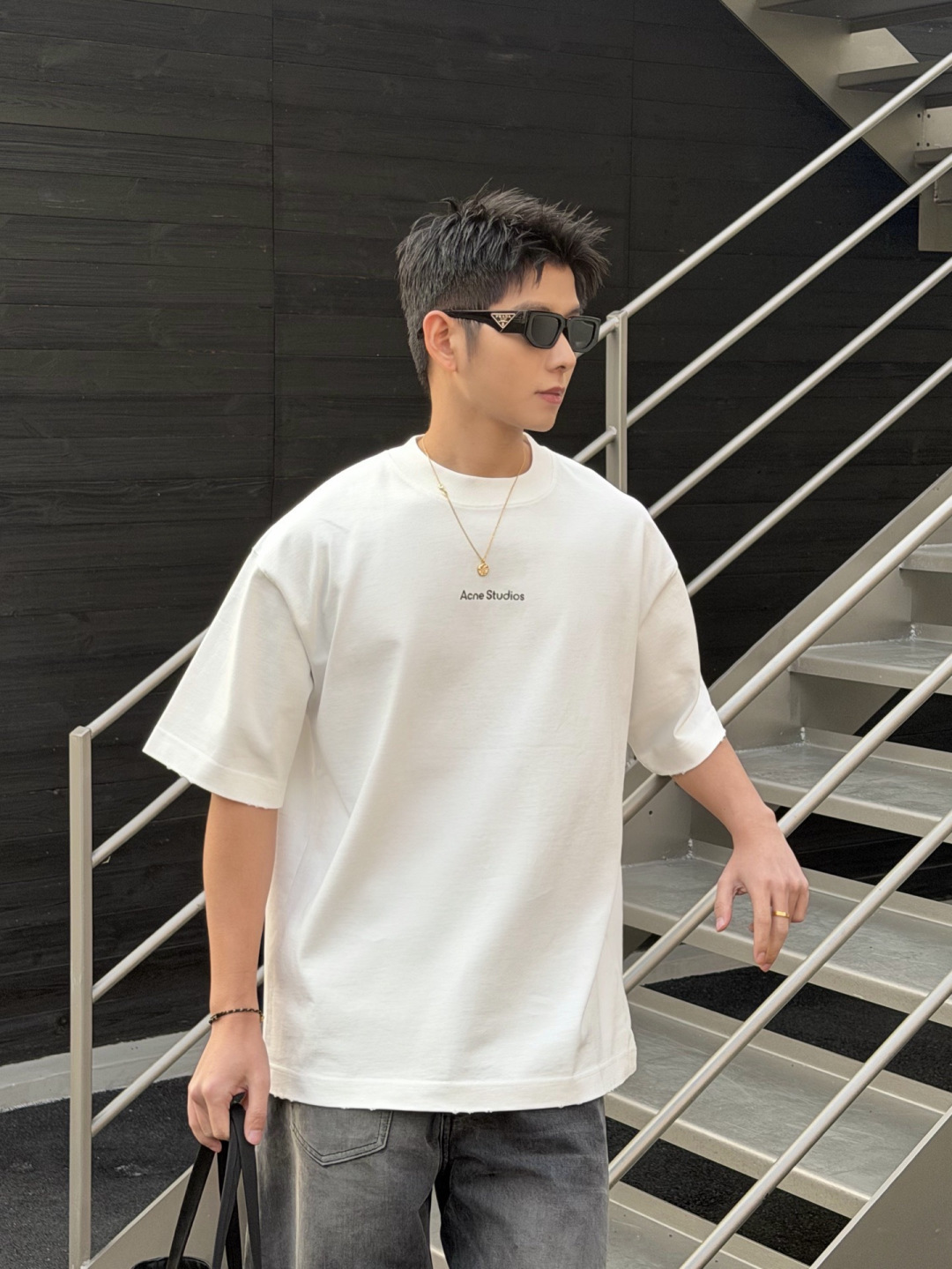 新款春季重磅T恤🆕颜色：黑，白，紫码数：XS-XL款号：52132
