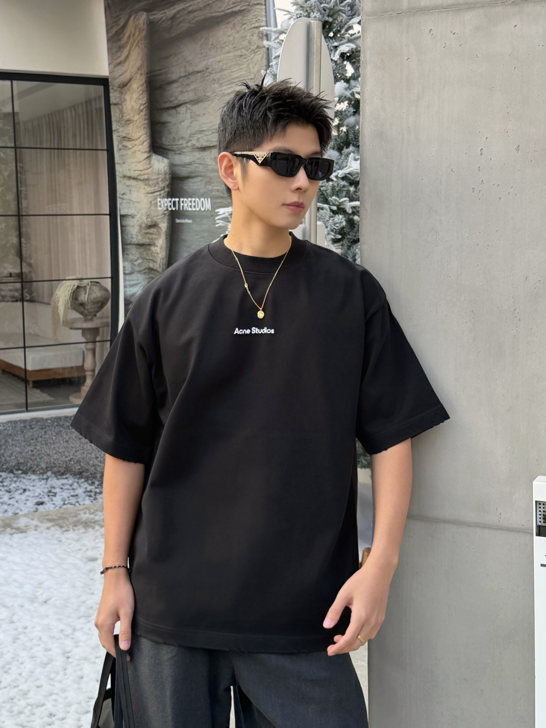 新款春季重磅T恤🆕颜色：黑，白，紫码数：XS-XL款号：52132