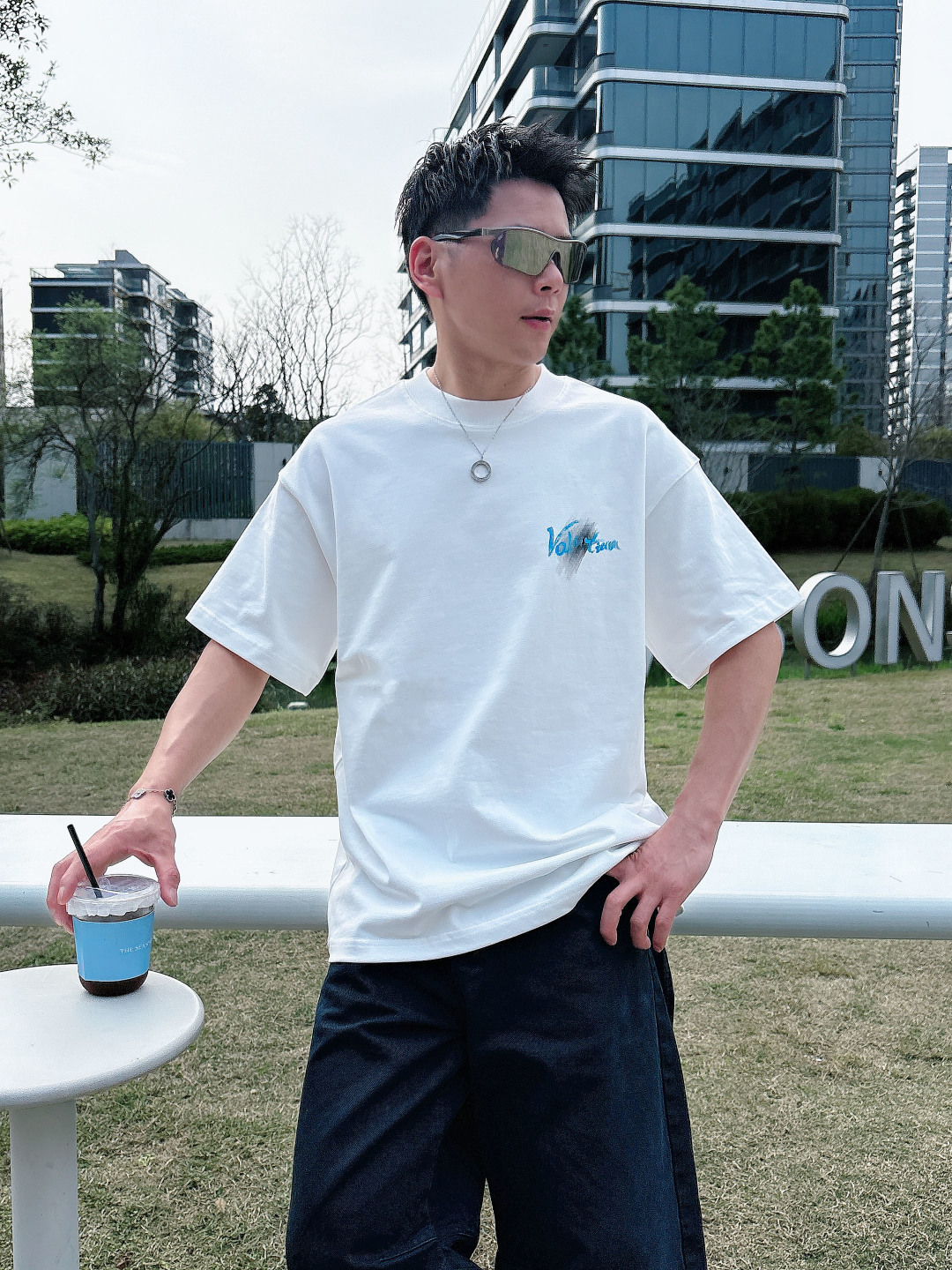 26新款短袖阔版T恤颜色：黑，白尺码：S-XL