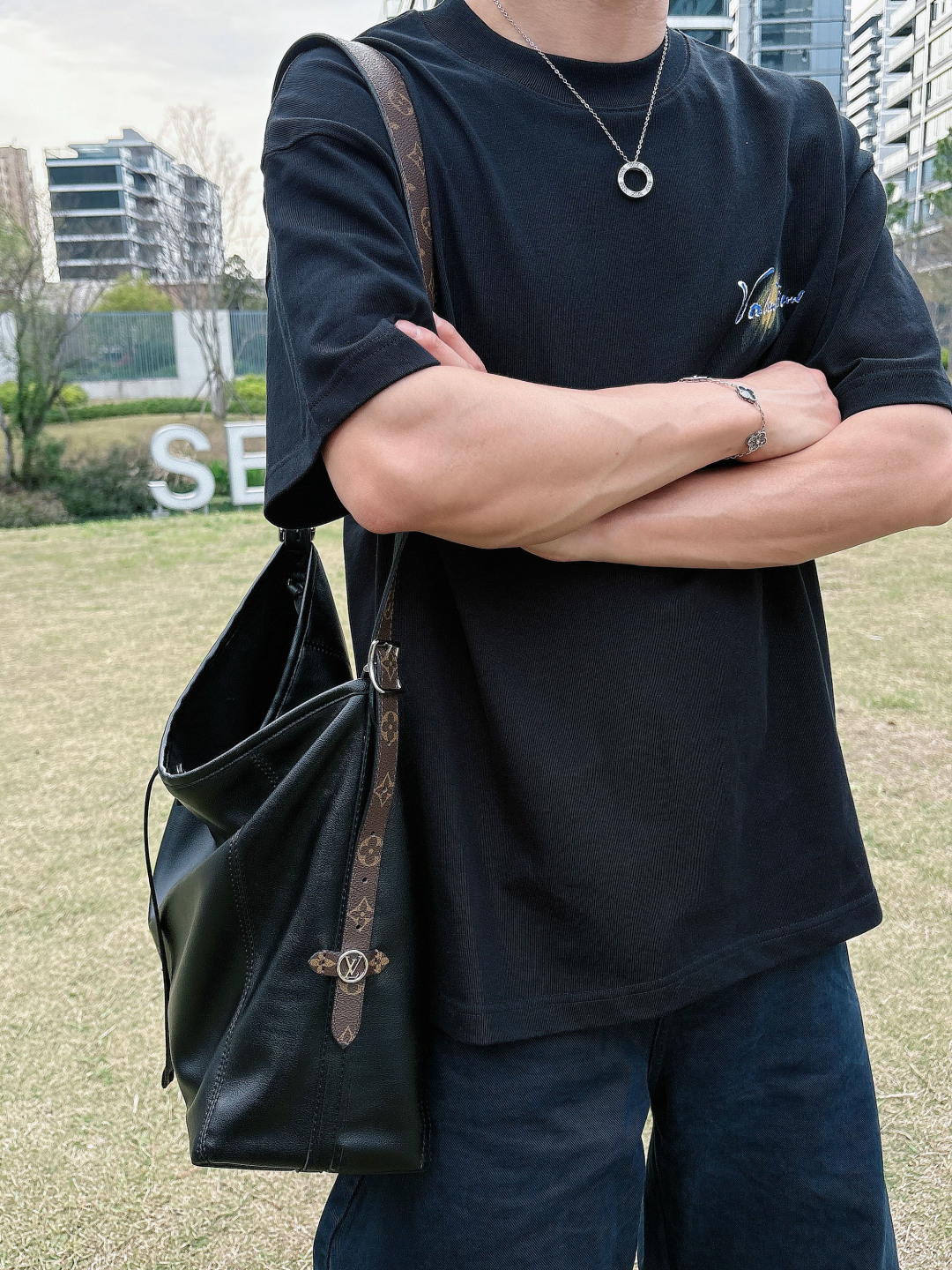 26新款短袖阔版T恤颜色：黑，白，铁灰尺码：S-XL