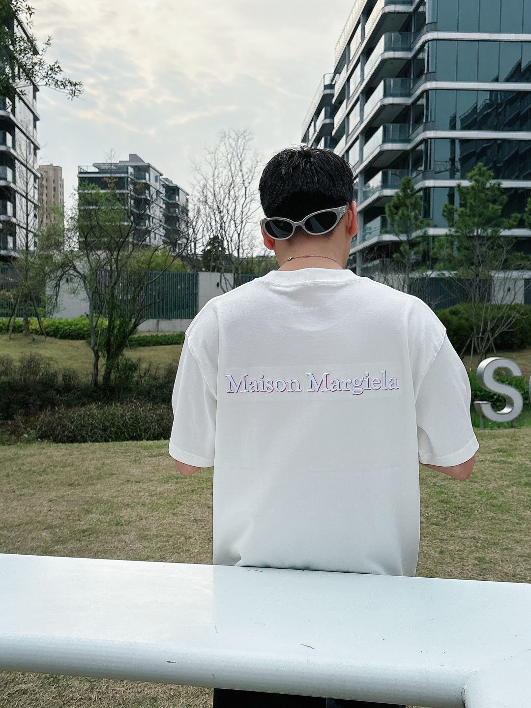 26新款短袖阔版T恤颜色：黑，白尺码：M-3XL