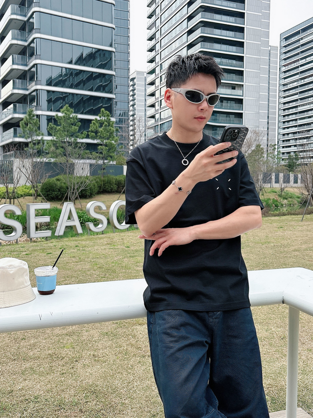 26新款短袖阔版T恤颜色：黑，白尺码：M-3XL
