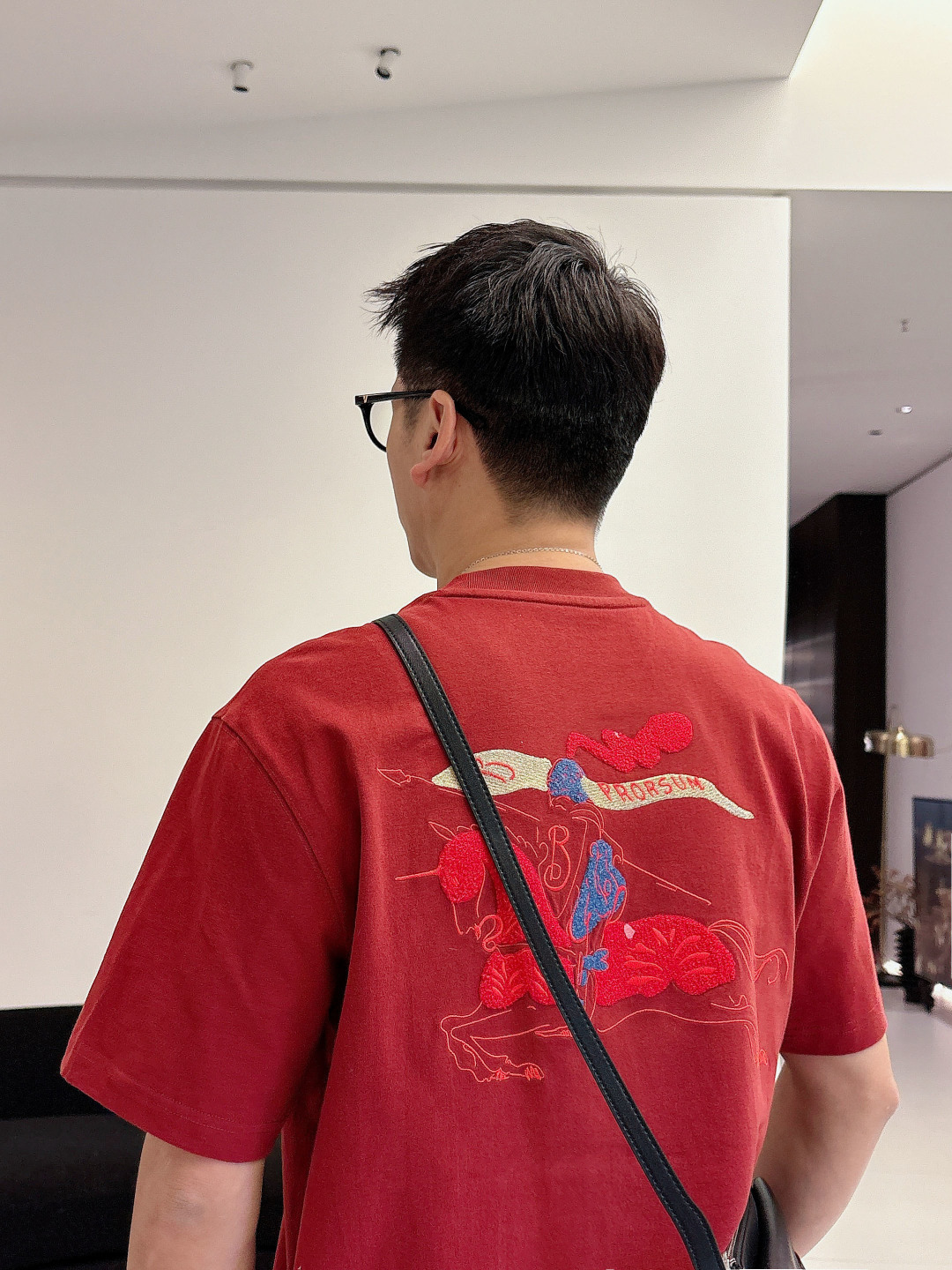 巴宝莉 2026 NEW 新品 颜色： 黑色 白色 砖红色码数：M-5XL