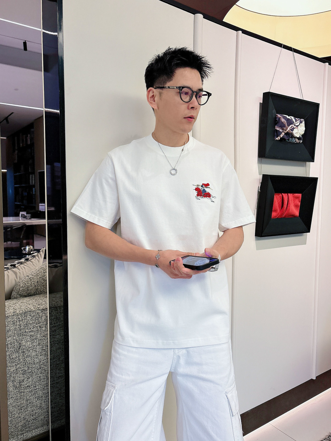 巴宝莉 2026 NEW 新品 颜色： 黑色 白色 砖红色码数：M-5XL