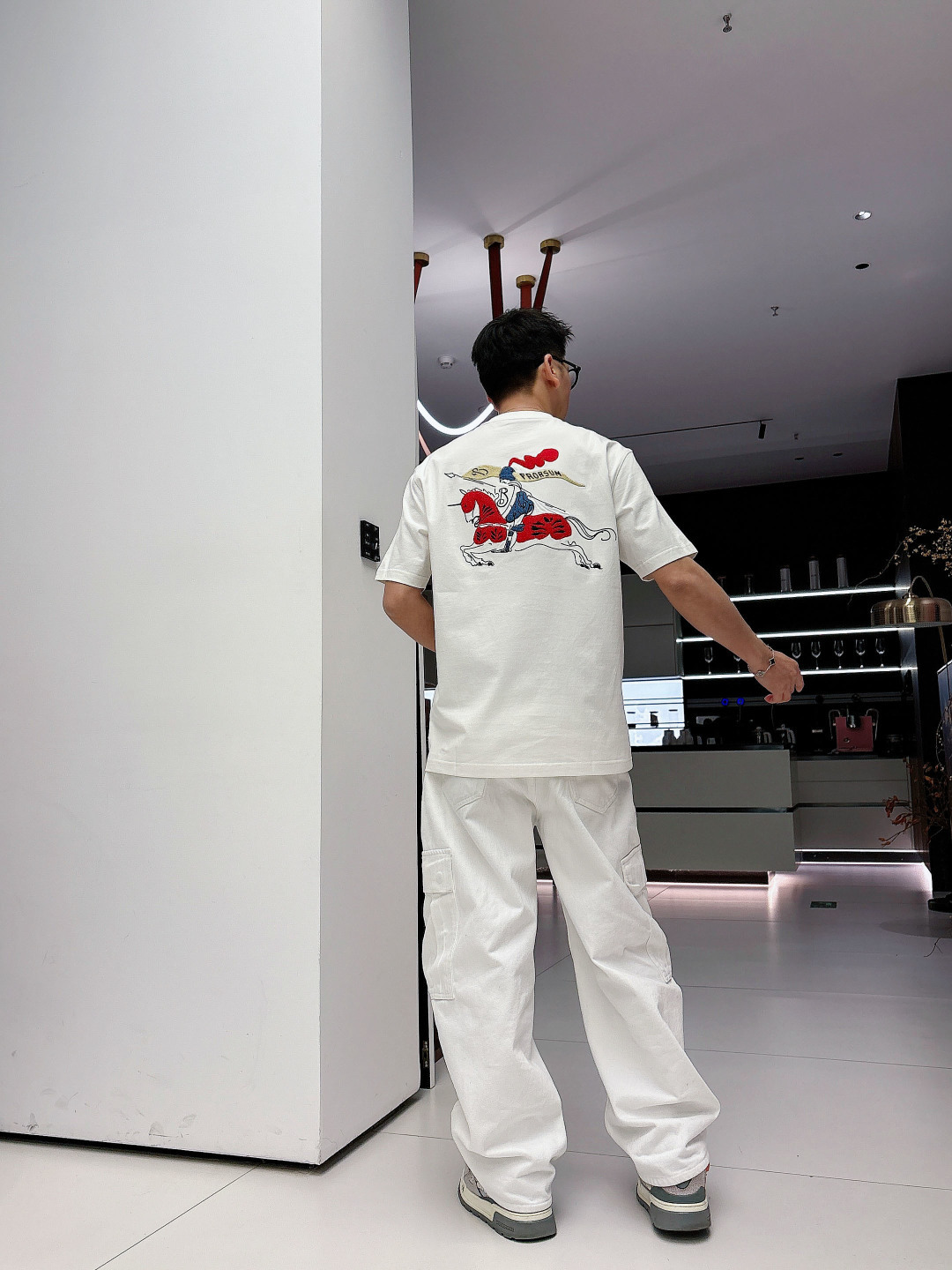 巴宝莉 2026 NEW 新品 颜色： 黑色 白色 砖红色码数：M-5XL