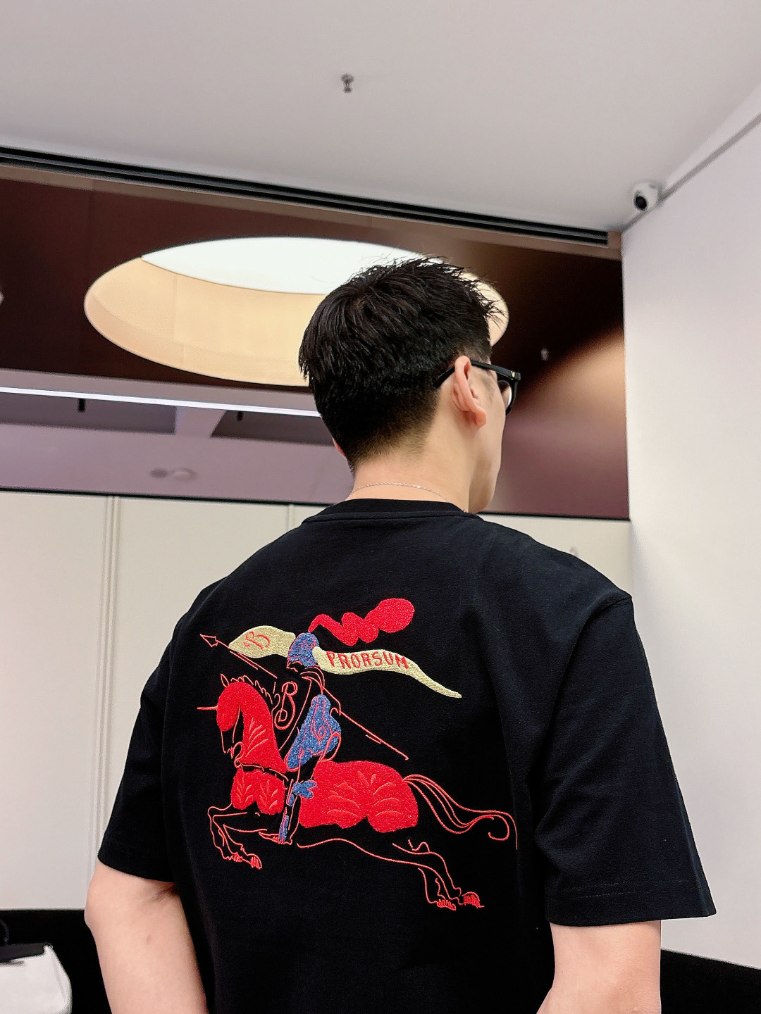 巴宝莉 2026 NEW 新品 颜色： 黑色 白色 砖红色码数：M-5XL