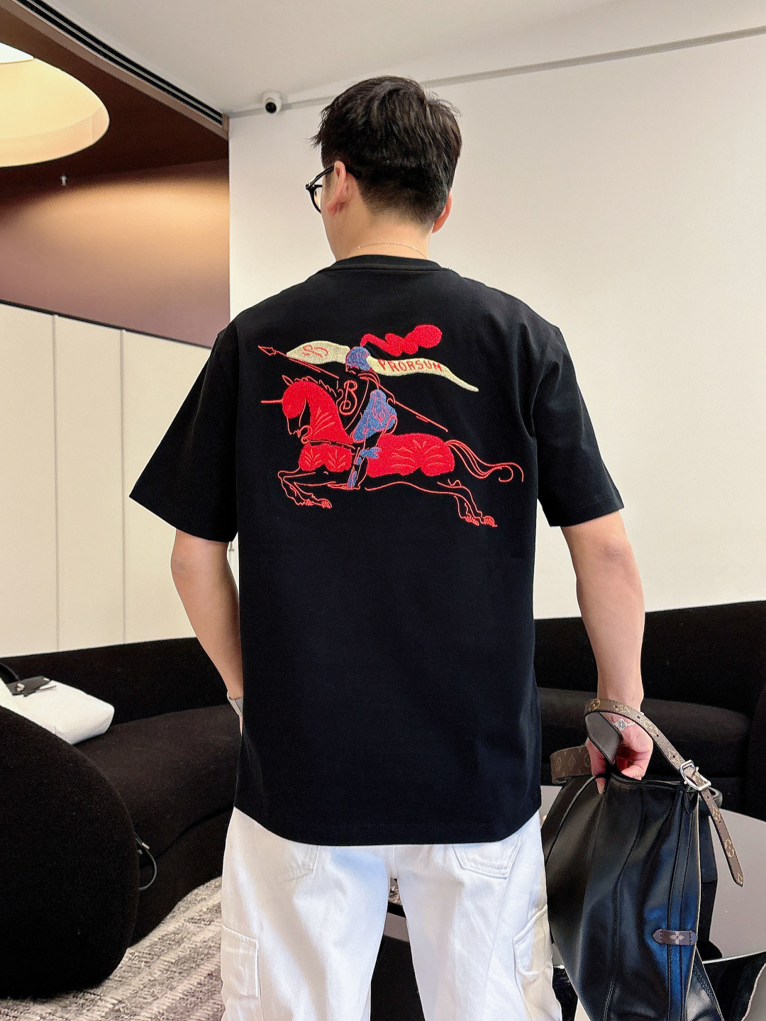 巴宝莉 2026 NEW 新品 颜色： 黑色 白色 砖红色码数：M-5XL