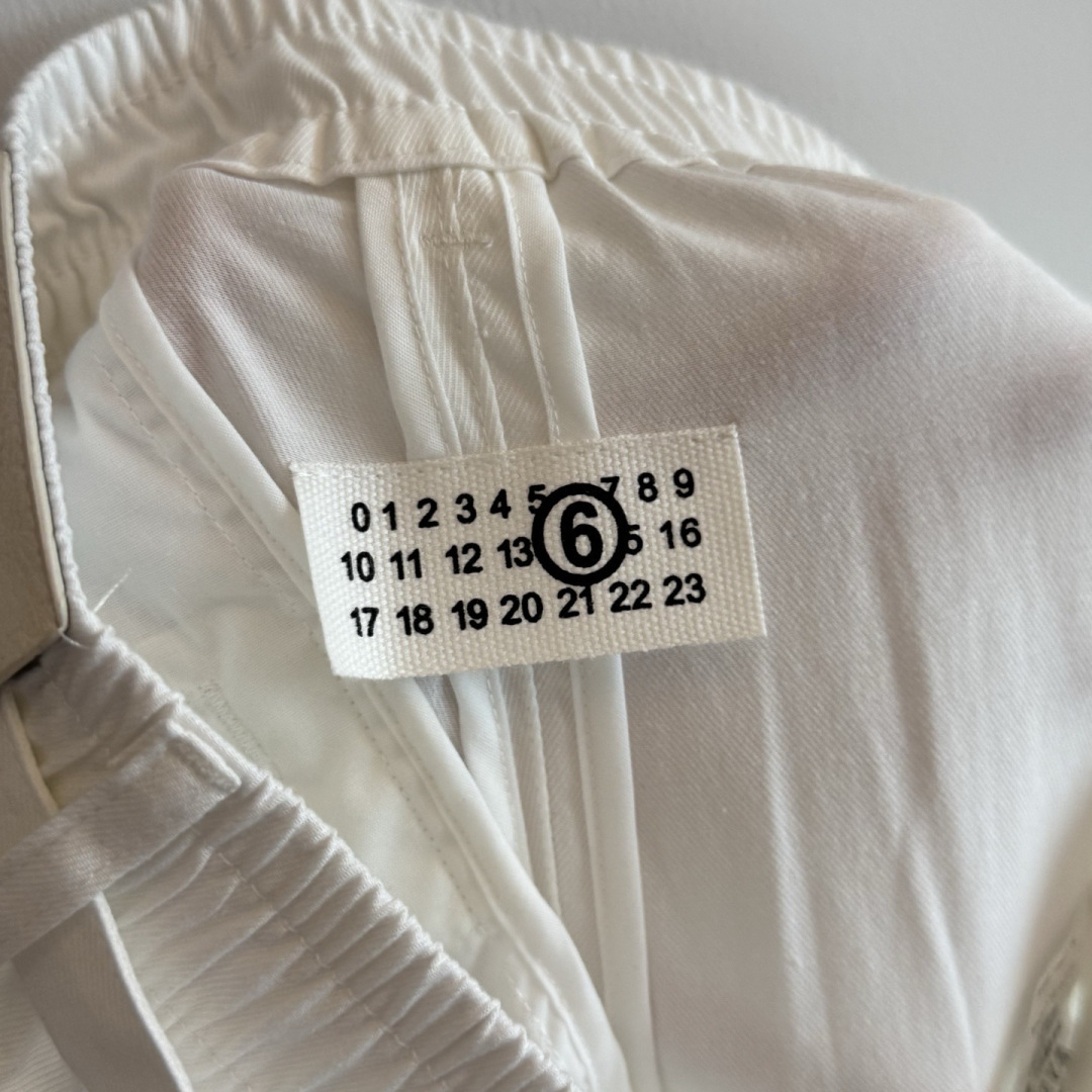 MM6🌟2026夏季新款休闲西裤🆕采用优质材料，搭上身足够吸睛且回头率爆棚！轻薄透气，男女同款！码数：M