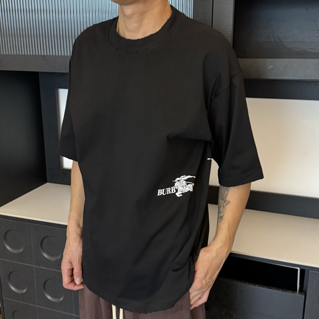 BUR🌟2026年新款夏季短袖🆕采用纯棉面料，手感细腻，超级时尚洋气！码数：XS-XL男女同款