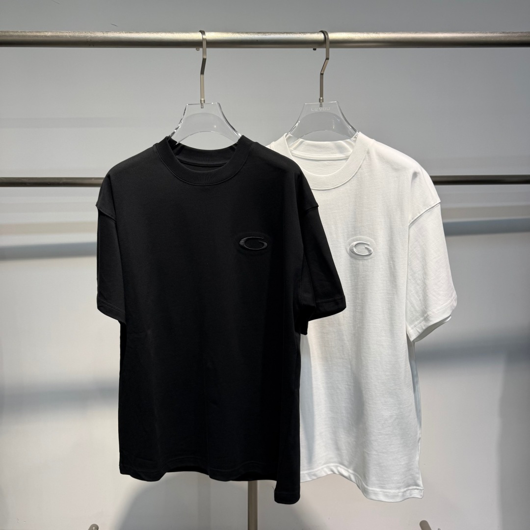26新款短袖阔版T恤颜色：黑，白尺码：S-XL