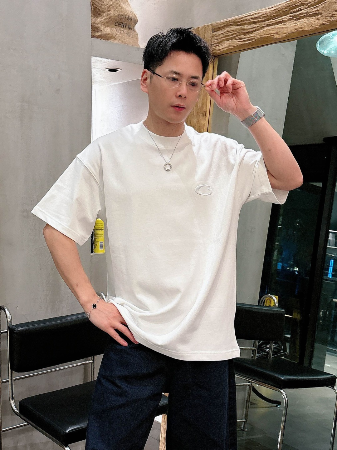 26新款短袖阔版T恤颜色：黑，白尺码：S-XL