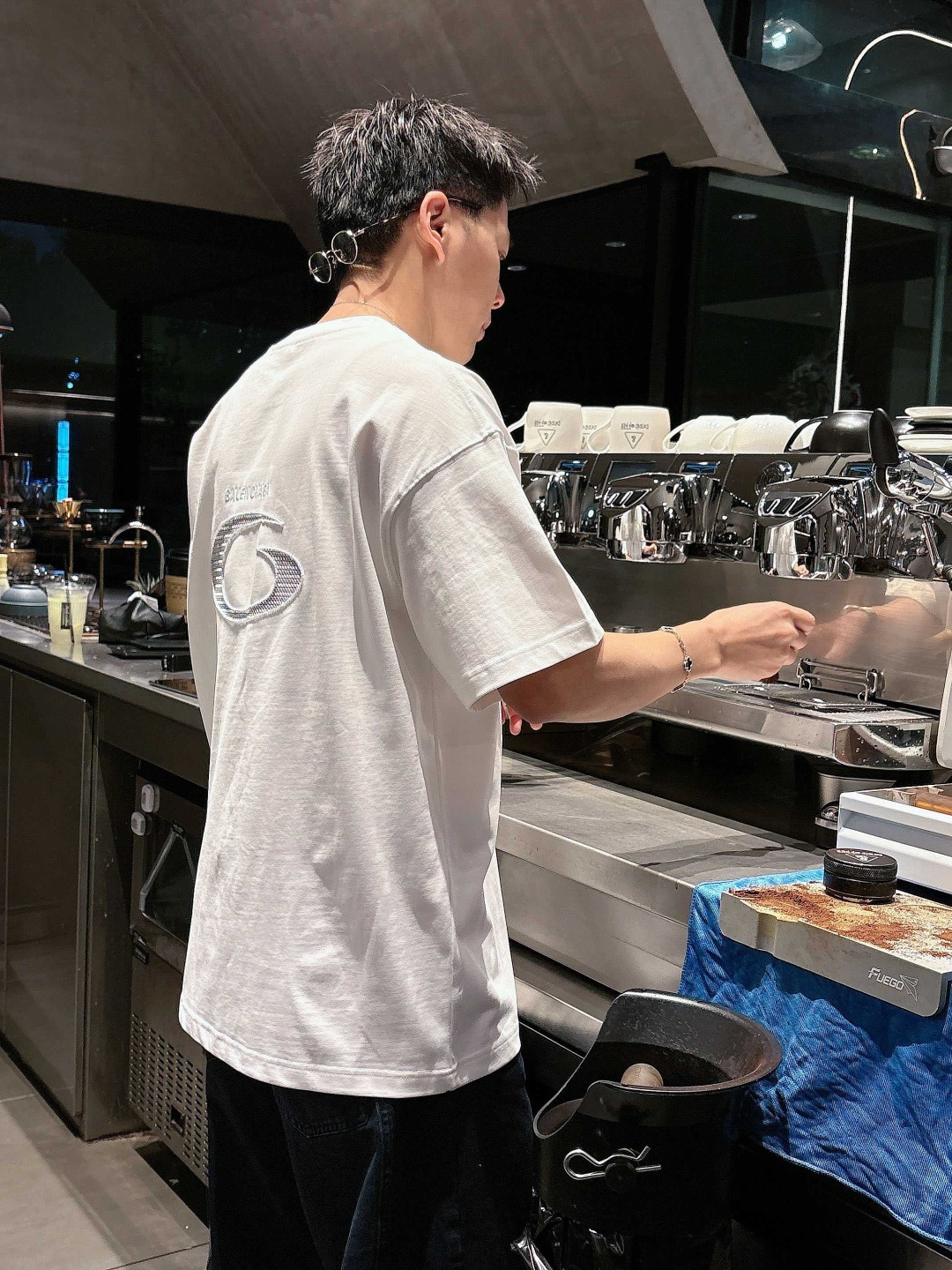 26新款短袖阔版T恤颜色：黑，白尺码：S-XL