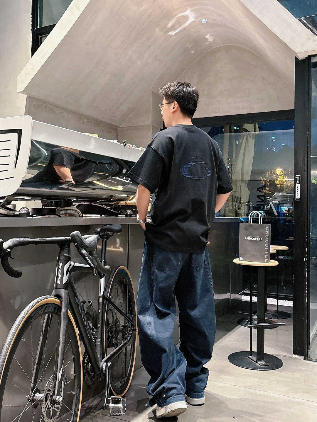 26新款短袖阔版T恤颜色：黑，白尺码：S-XL