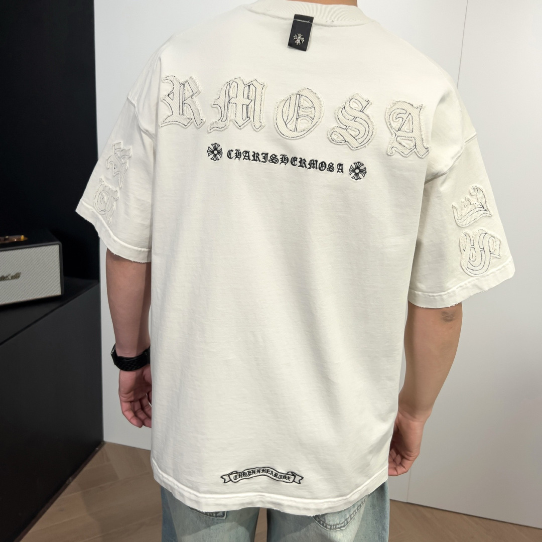 品牌：CH克家季度：2026春夏颜色：黑色 冷卡其 红色尺码：S-XXL版型：宽松版 短袖T重量：350