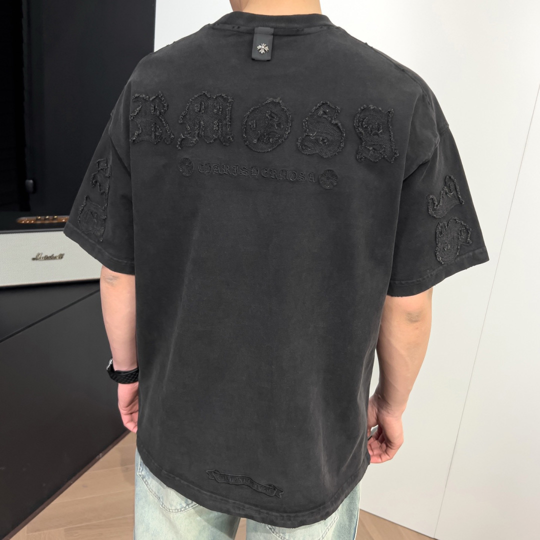 品牌：CH克家季度：2026春夏颜色：黑色 冷卡其 红色尺码：S-XXL版型：宽松版 短袖T重量：350