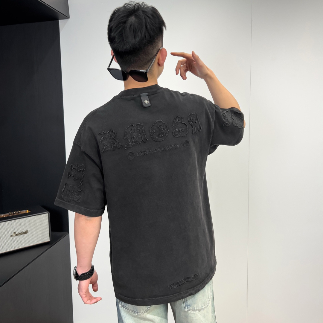 品牌：CH克家季度：2026春夏颜色：黑色 冷卡其 红色尺码：S-XXL版型：宽松版 短袖T重量：350